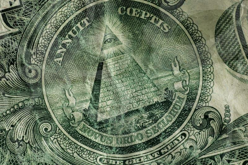 Stock Trading Rooms: What Retail Investors Need to Know