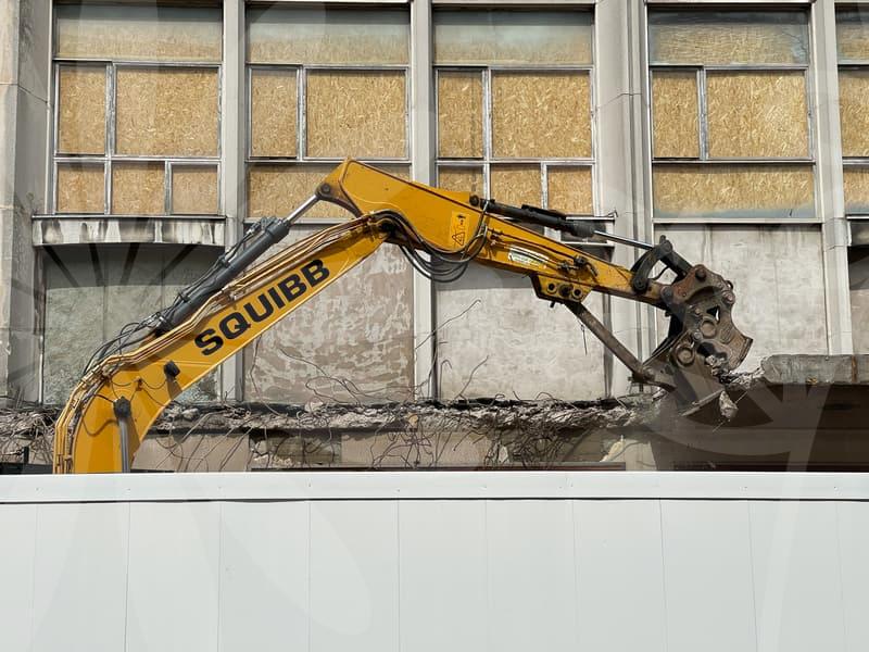 How Overseas Shopping Malls Save Money