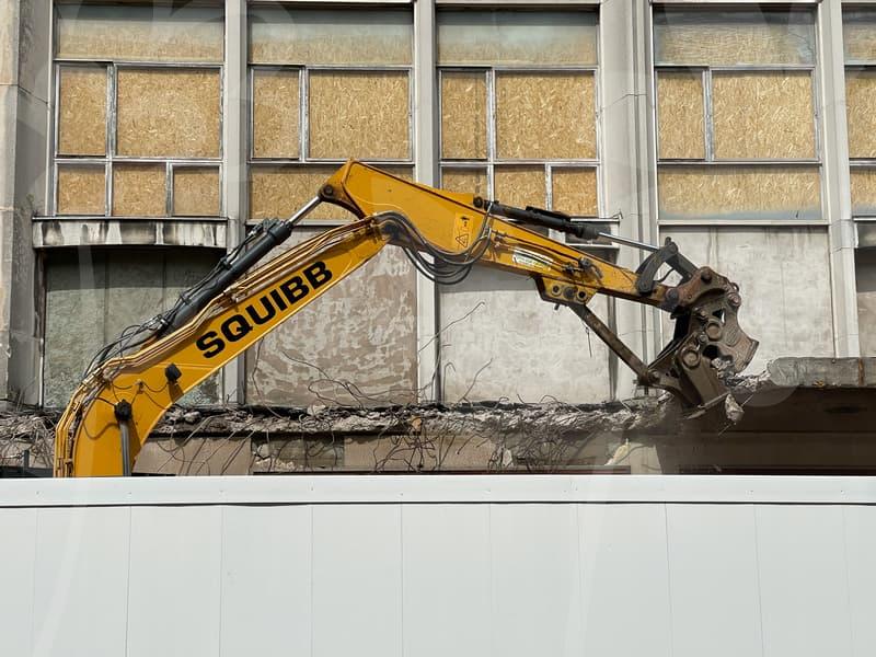 Logistics Optimization for Direct Buying